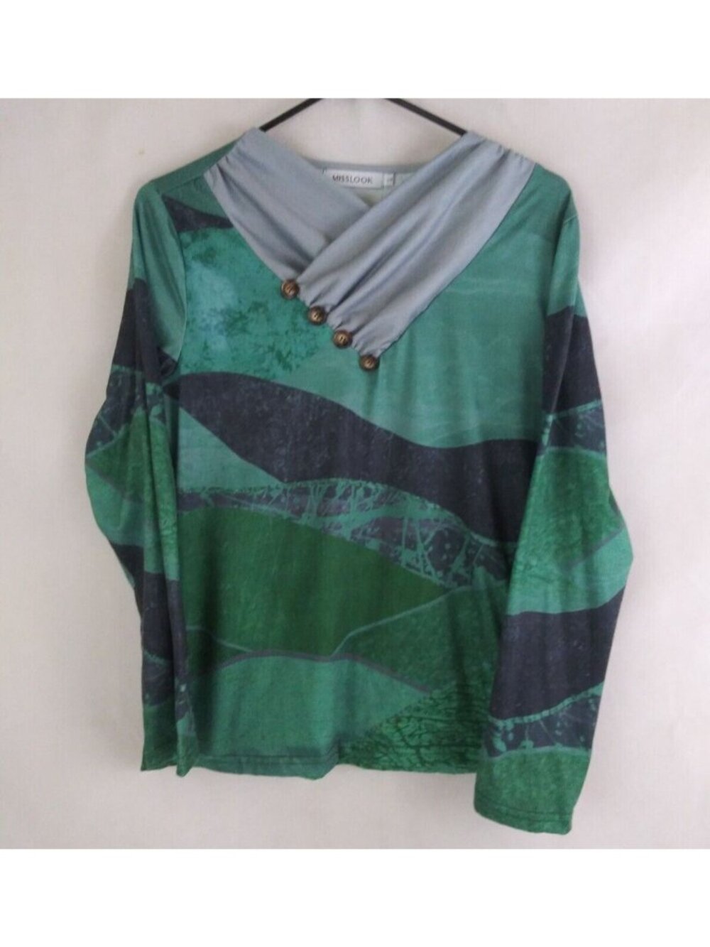Misslook Women's Green Shirt With Beautiful Design & Button Accents Size Large